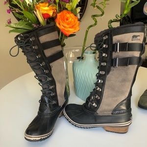 Sorel Conquest Carly II waterproof boots EUC